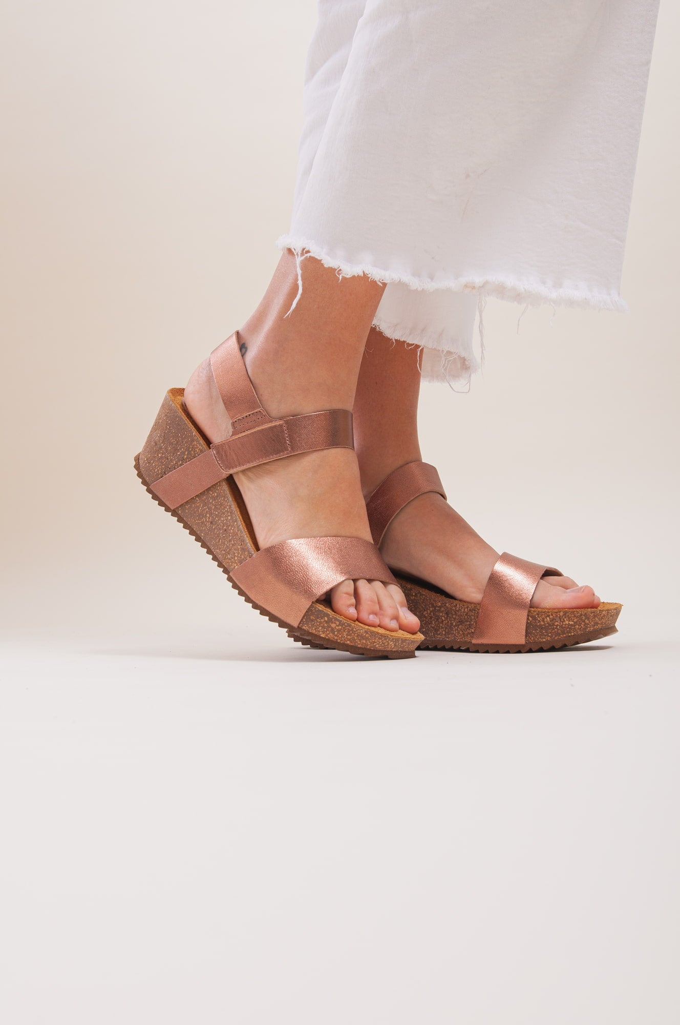 Sandalias de plataforma para mujer. Zapatos de cuña ligeros y cómodos.