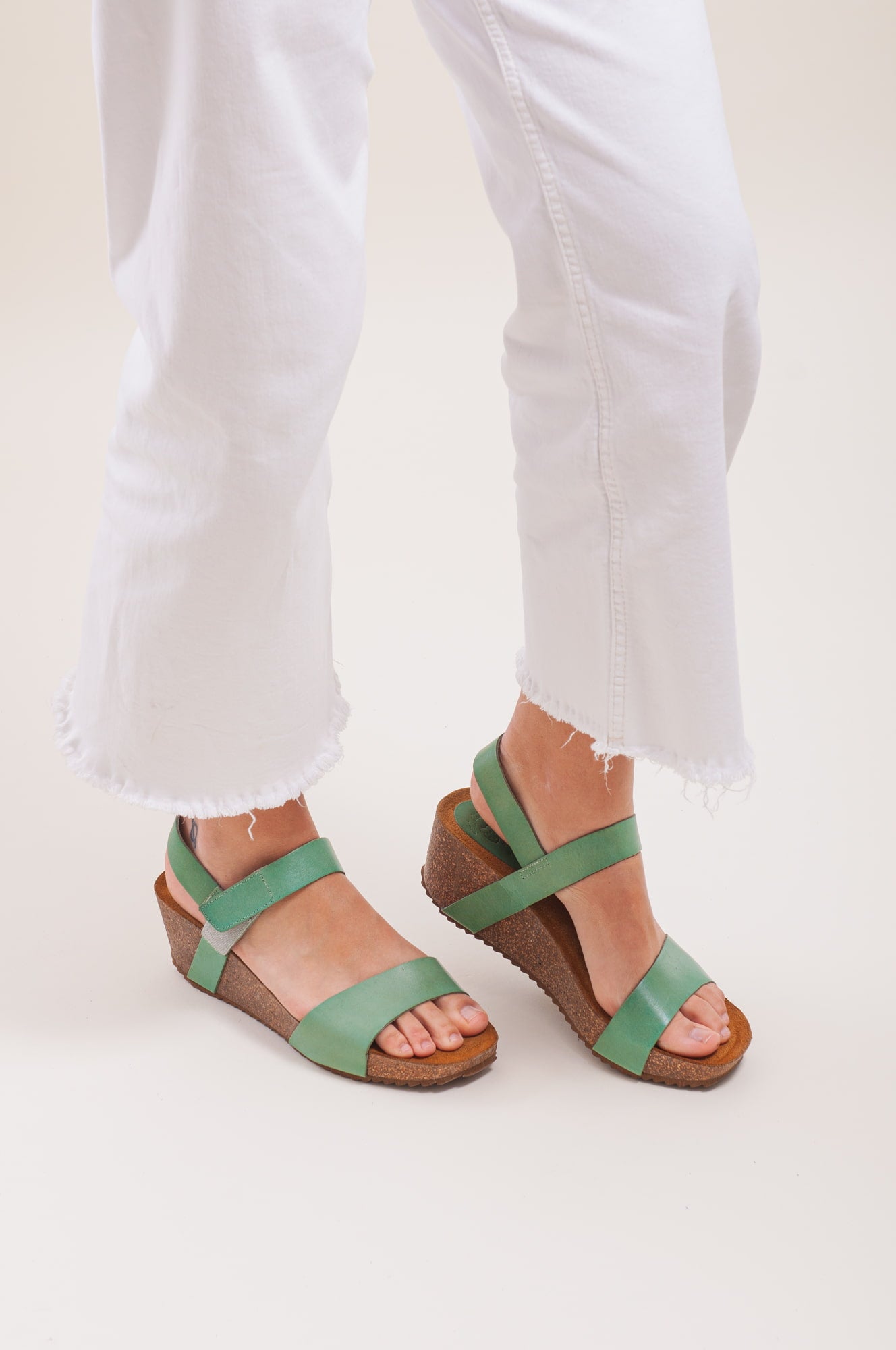 Sandalias de plataforma para mujer. Zapatos de cuña ligeros y cómodos.