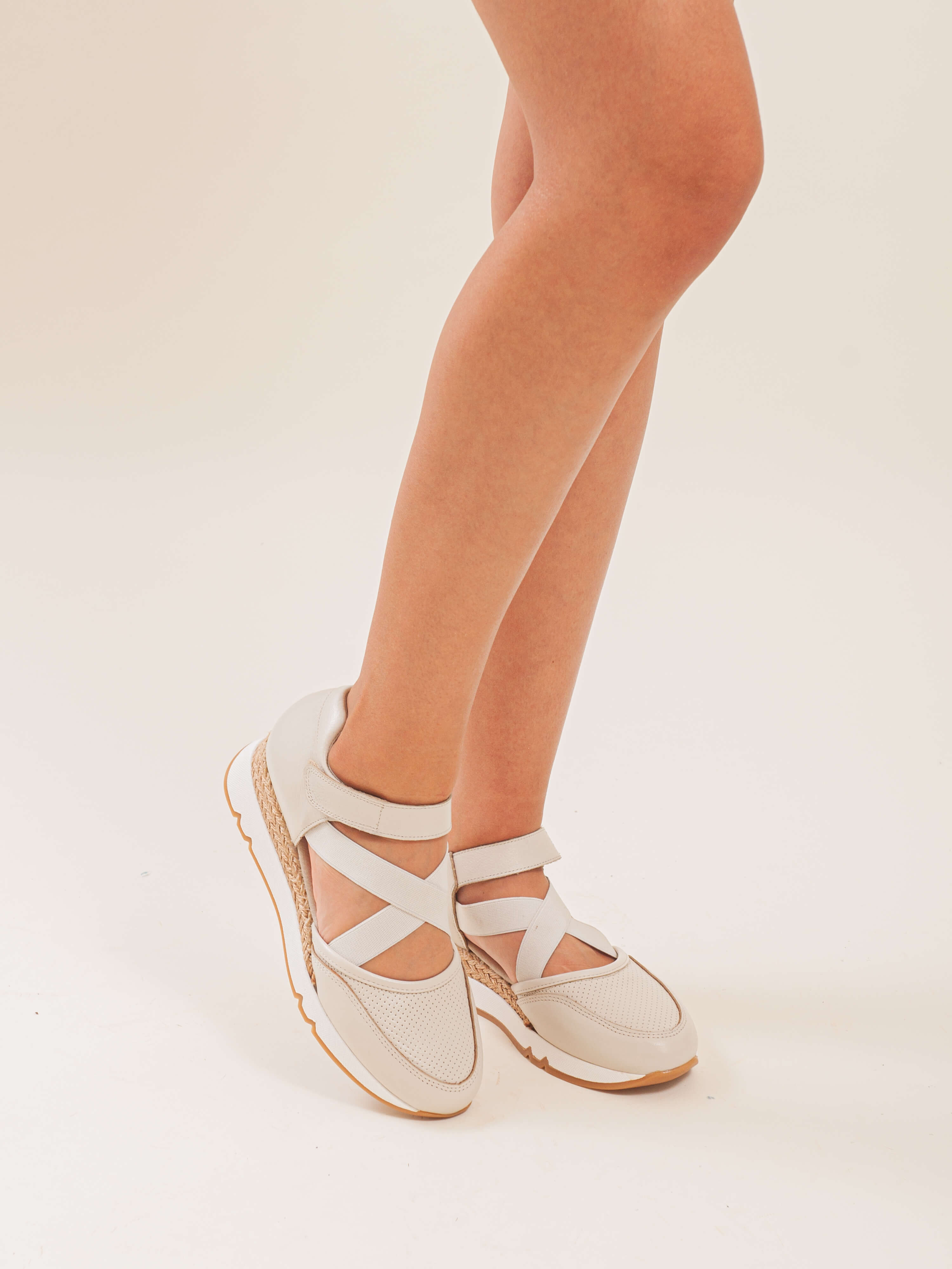 Sandalia deportiva para mujer ligeras y cómodas ideal para uso diario.