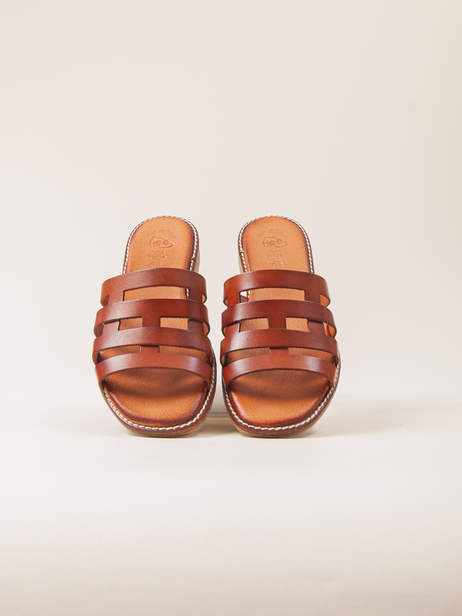 Sandalias planas de mujer cómodas y ligeras. Sandalias ideales para el verano.