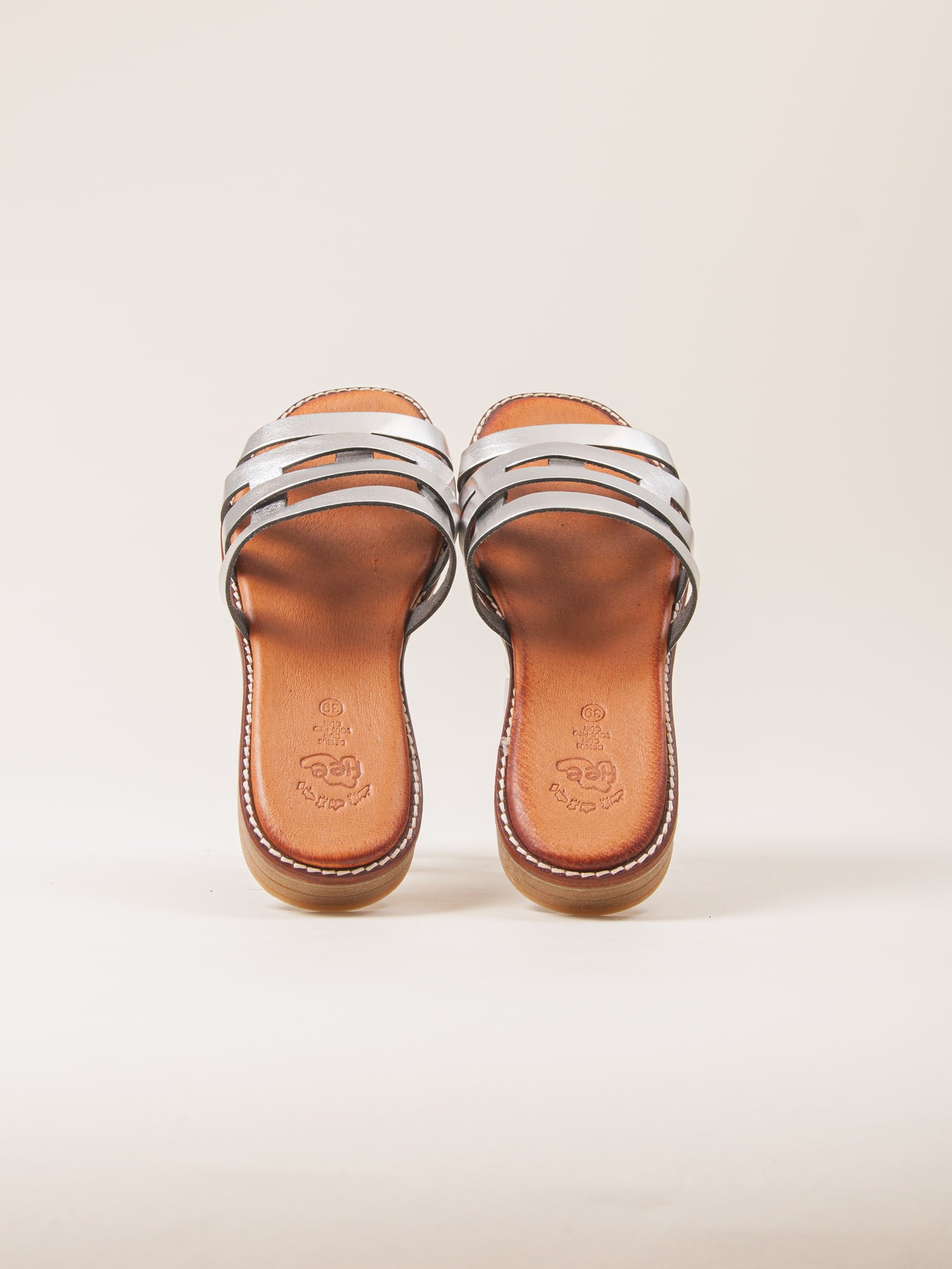 Sandalias planas de mujer cómodas y ligeras. Sandalias ideales para el verano.
